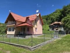 Vila de vanzare in Breaza-Nistoresti cu 7068 mp